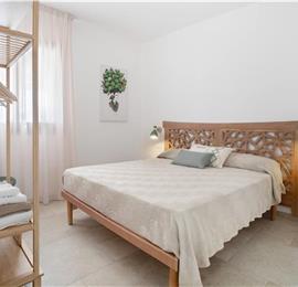 3 bedroom villa with pool near Castellamarre del Golfo, sleeps 5